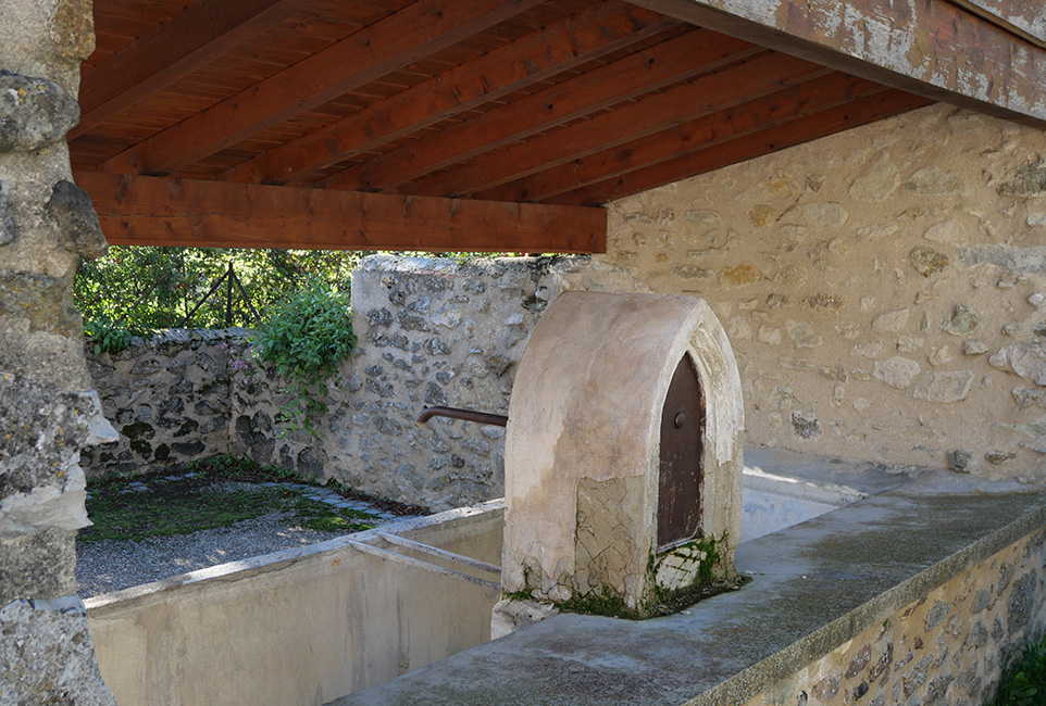 Lavoir la répara Auriples